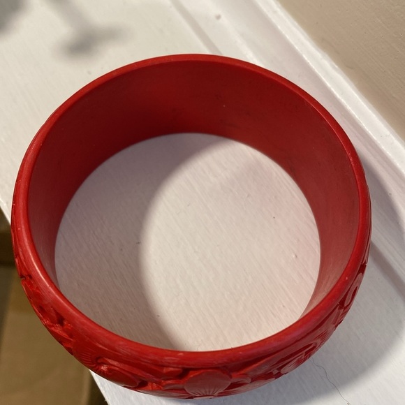 Red Floral Carved Bangle - Picture 4 of 7